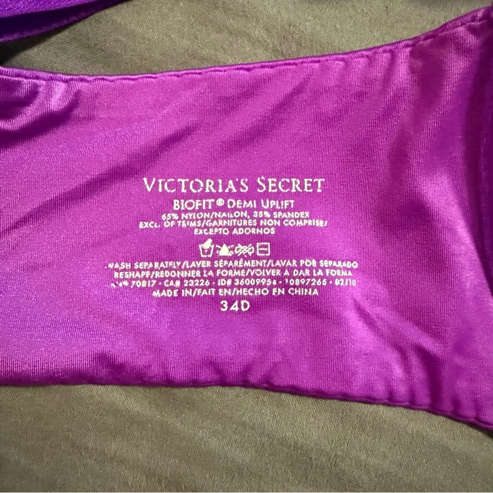 Victoria’s Secret Purple BIOFIT Demi Uplift Bra size 34D - Picture 6 of 6